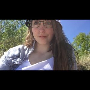 Meet your Posher, Allyssa